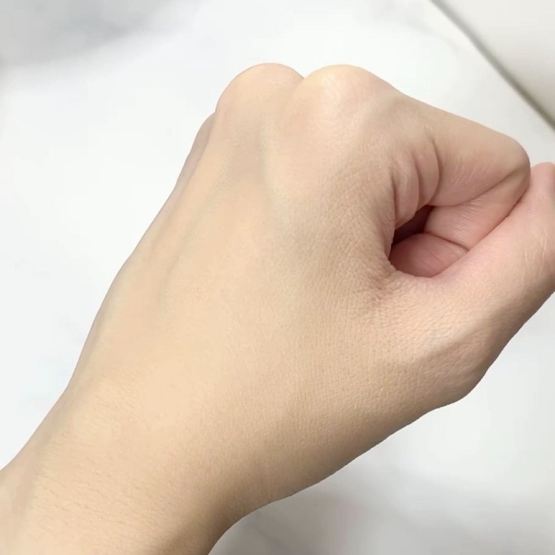 クラリティフロウリクイド OC01/LUNASOL/リキッドファンデーションを使ったクチコミ（3枚目）