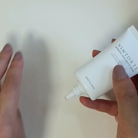 ミネラルシルクマットベース/ヴァントルテ/化粧下地の動画クチコミ2つ目