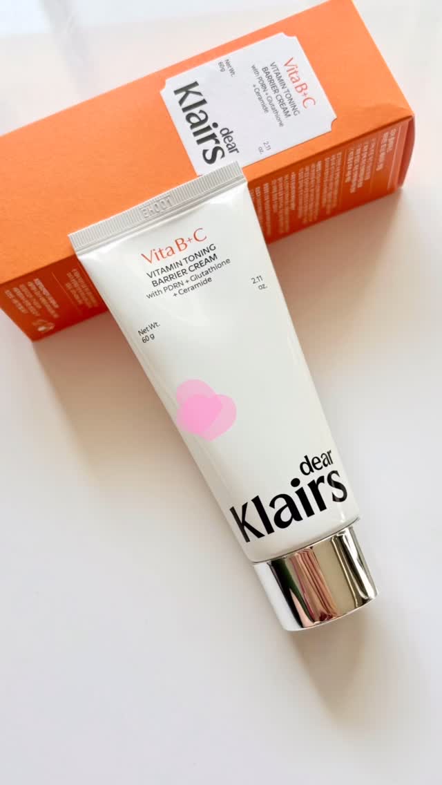 Klairs
PDRNビタグルバリアクリーム

・ダメージリペア
・バリア強化
・ツヤリペア

この三本柱で乾燥する季節に肌をケアしてくれるクリーム👀✨

特徴
①独自成分Barrier-min™*¹を30,000ppm配合で崩れた肌バリ