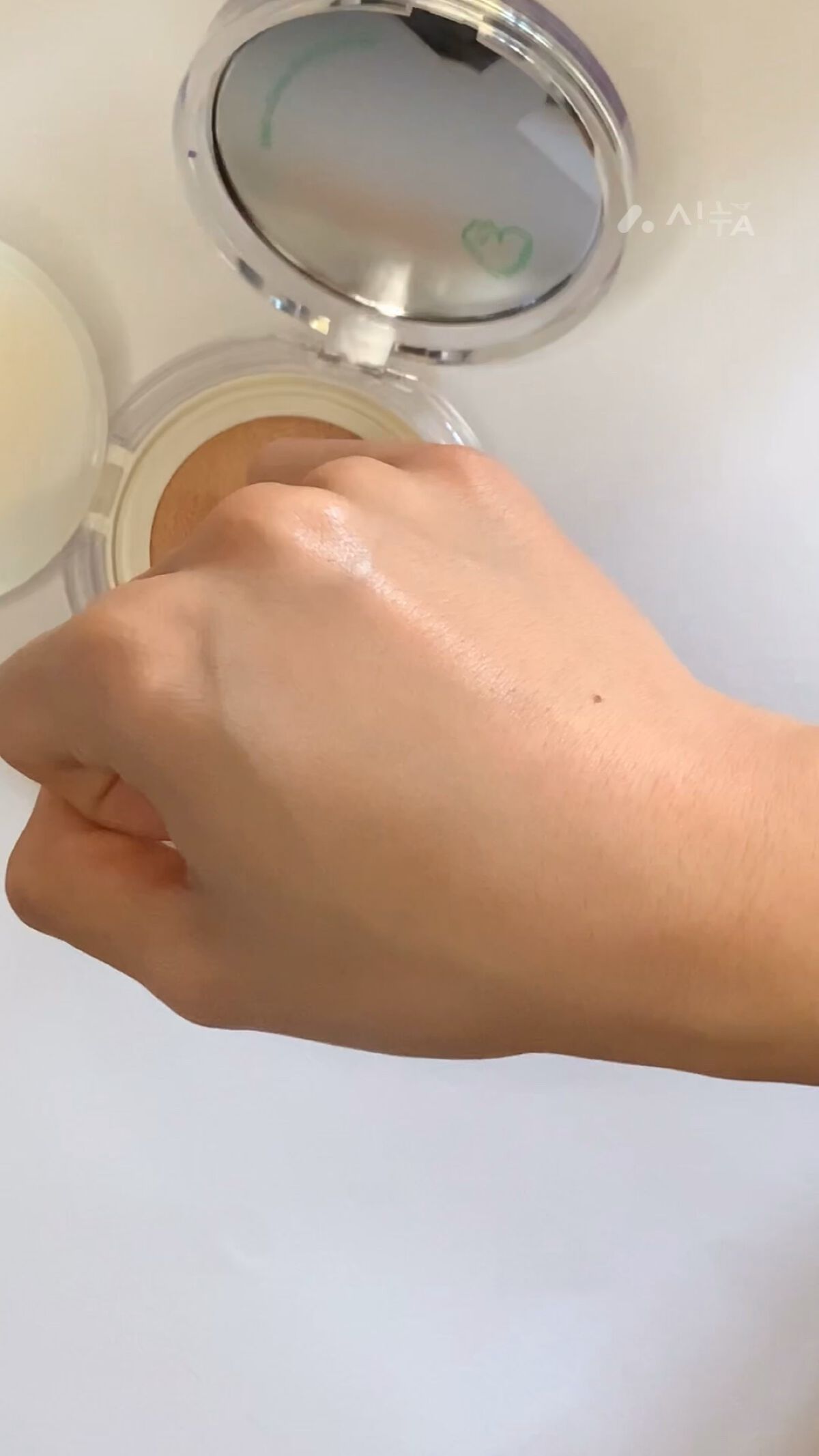 ムードヴィーガングロークッション/PERIPERA/クッションファンデーションを使ったクチコミ（1枚目）