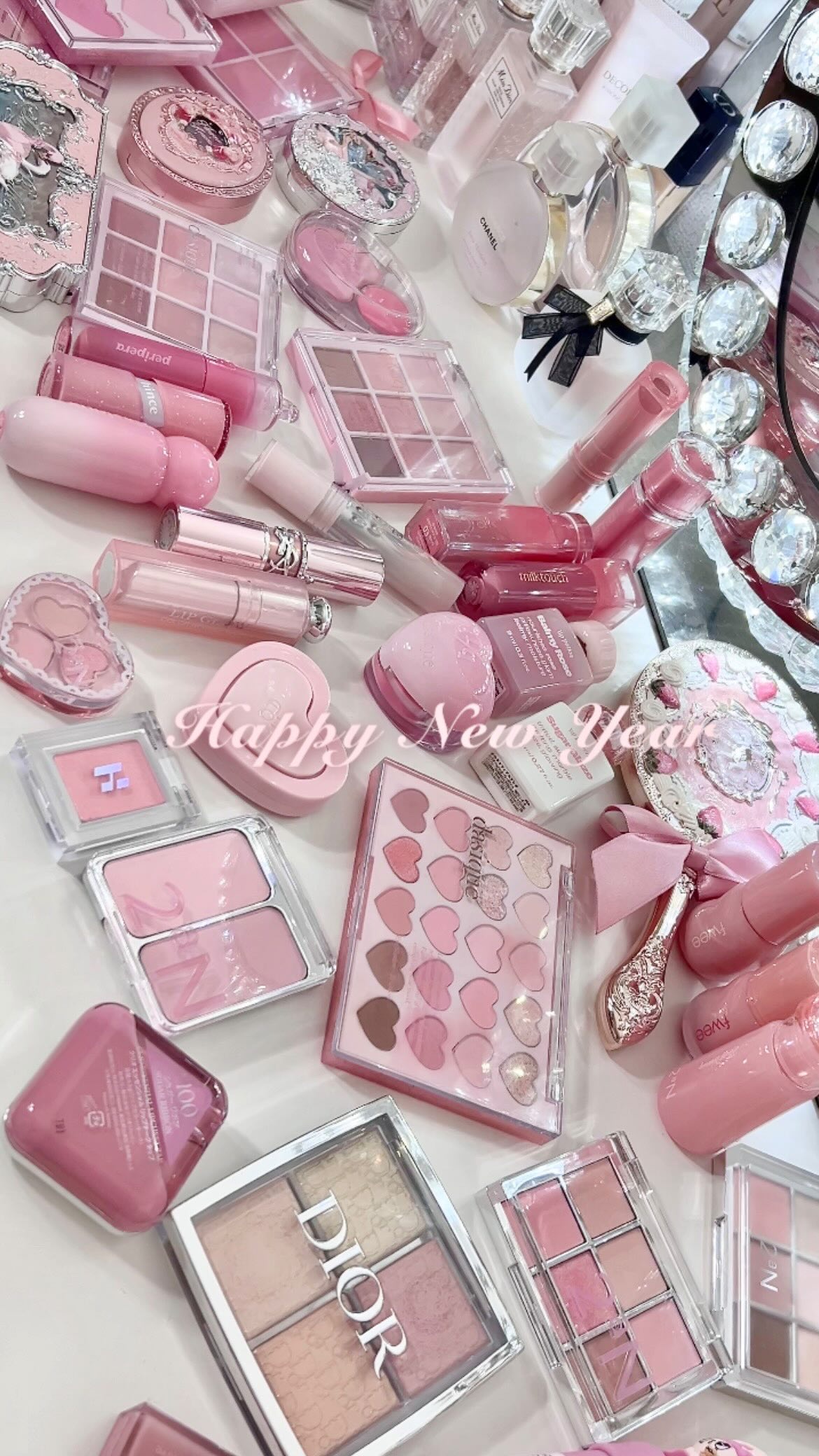 2026年初投稿🐮

明けましておめでとうございます
今年もたくさん可愛いを共有するので、
よろしくねଘ(⸝⸝◞ ̫ ◟) ⊹

#コスメオタク #わたしに贈る癒し美容 