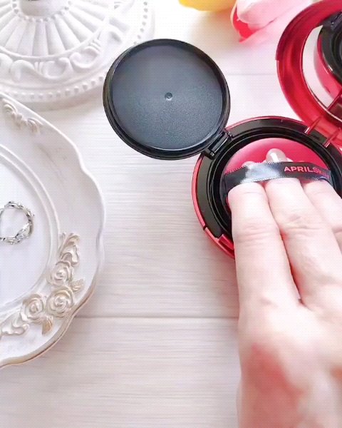 ハイパーカバーフィットクッション red/APRILSKIN/クッションファンデーションを使ったクチコミ（3枚目）