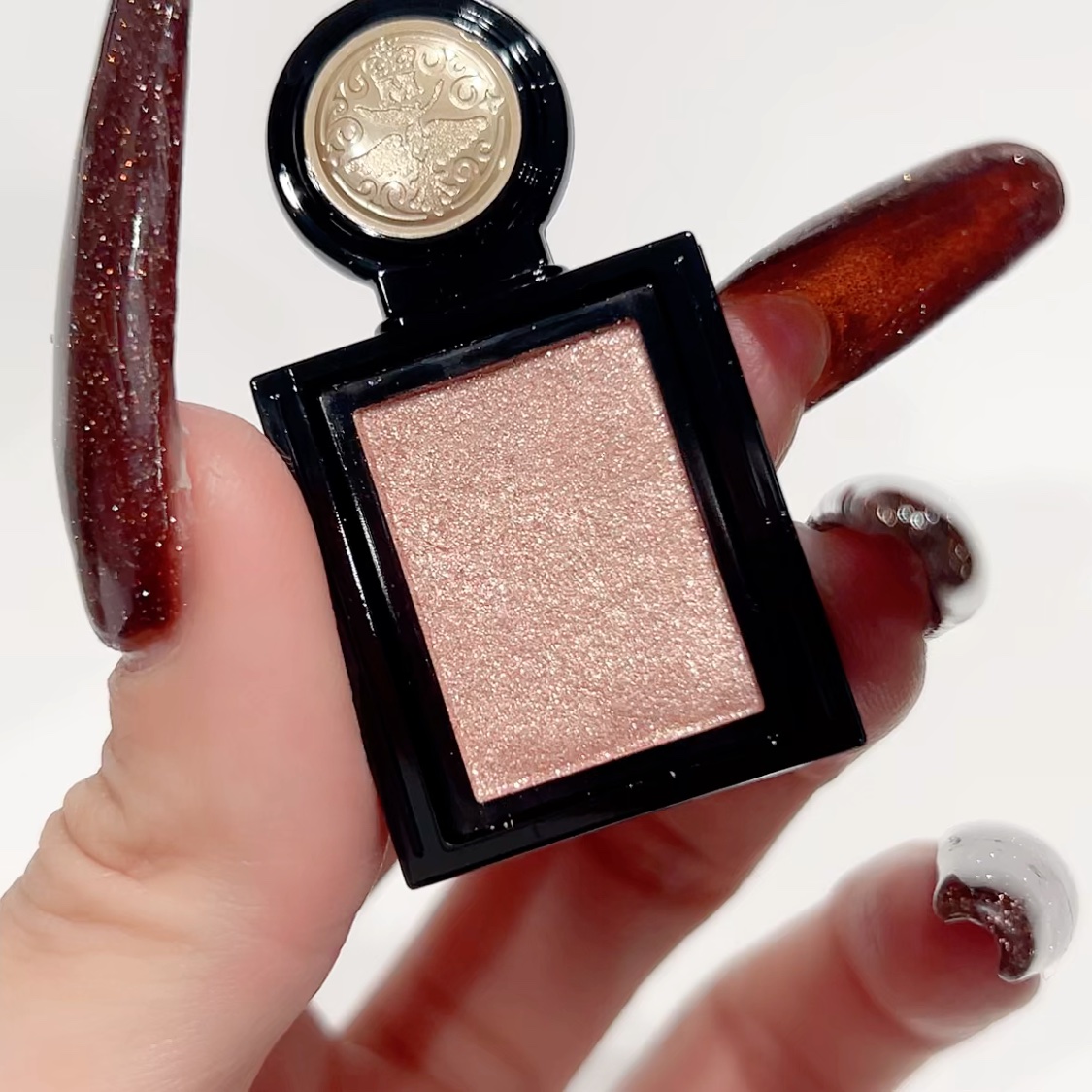 シャドーカスタマイズ (フローティング)/MAJOLICA MAJORCA/単色アイシャドウを使ったクチコミ（2枚目）