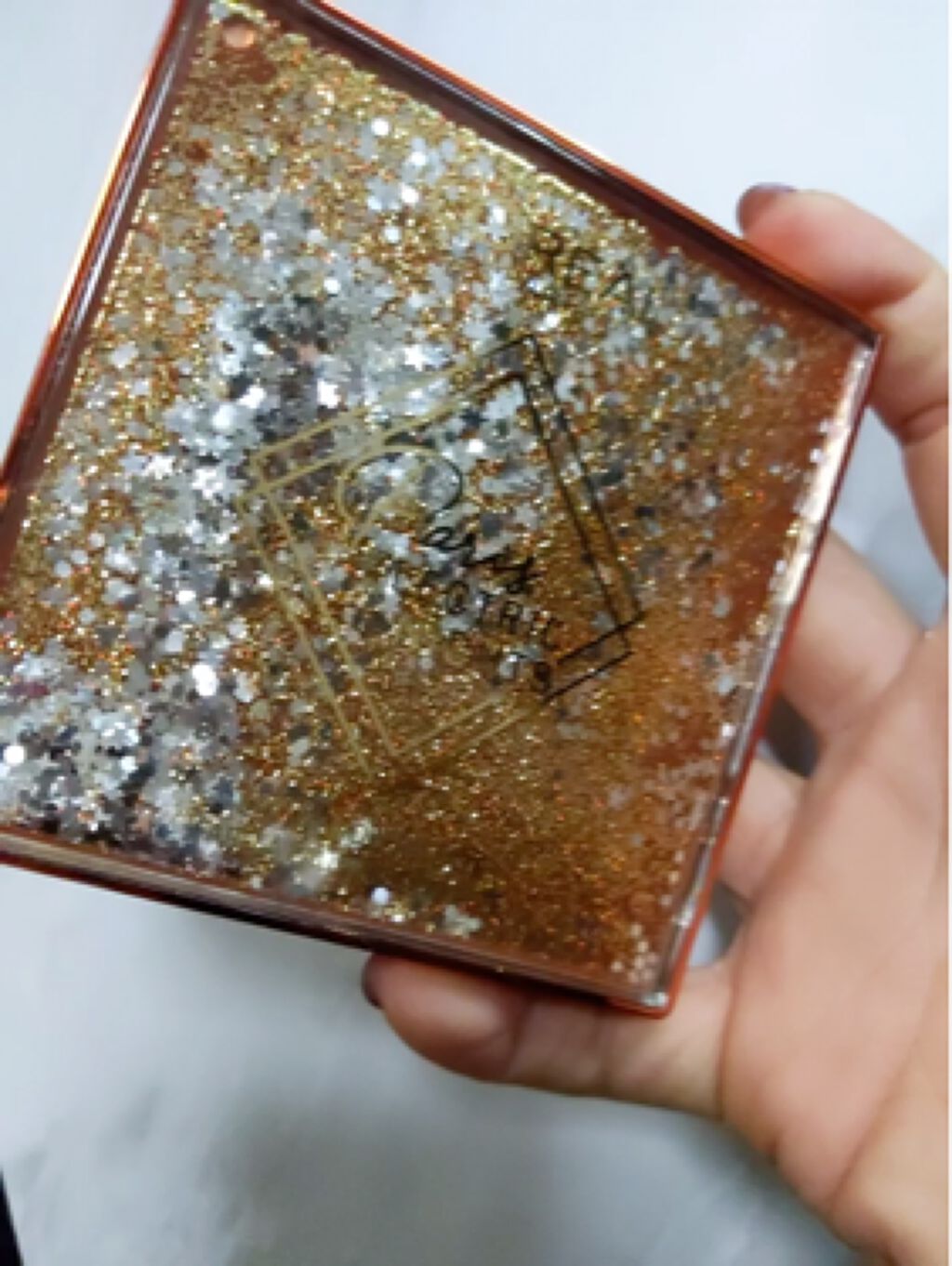 パリエレクトリックナイト アイシャドウ パレット/ロレアル パリ/アイシャドウパレットを使ったクチコミ（2枚目）