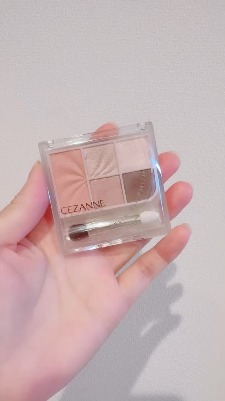 CEZANNE✨
フェイスアイパレット01
ピュアコーラル💖

1つで、アイブロウ、アイメイクとチークとハイライト♡
お直し用としてもサイズ⭕️



多幸感メイクにもぴったりなコーラルパレット✨
でも黄色味が弱いから
ブルベ、イエベどち