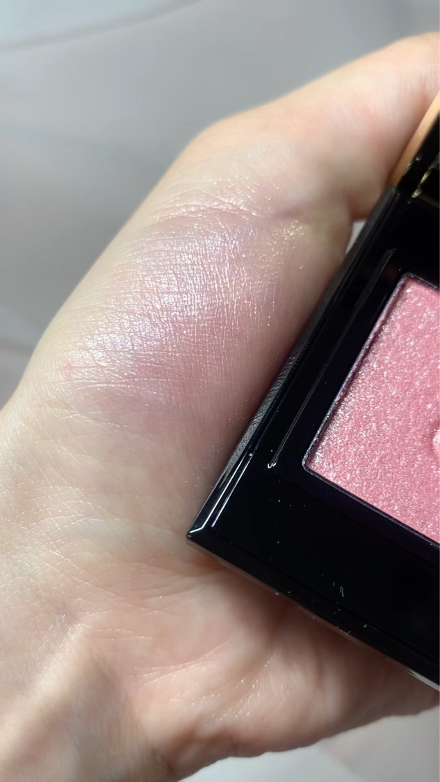 モノ ルック アイズ/SUQQU/単色アイシャドウの動画クチコミ1つ目