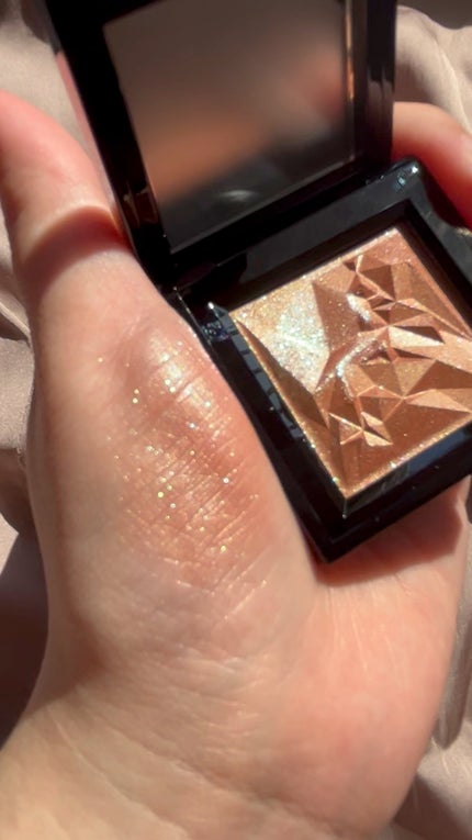 クラッシュド ジェム/shu uemura/単色アイシャドウの人気ショート動画