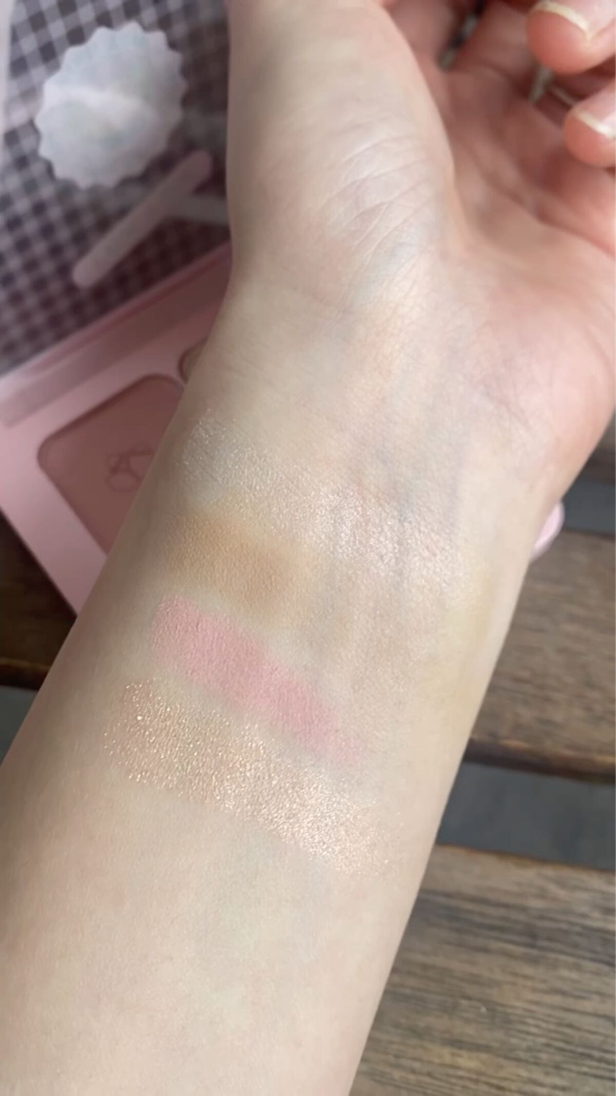 カカオフレンズ　プレイカラーアイズ　/ETUDE/アイシャドウパレットの動画クチコミ5つ目