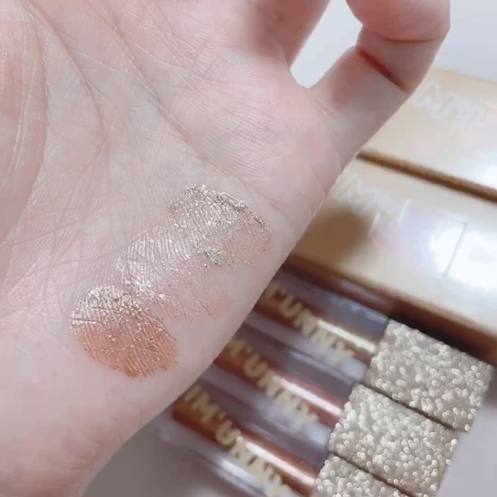 ダズリングリキッドグリッター/IM UNNY/グリッターの動画クチコミ2つ目