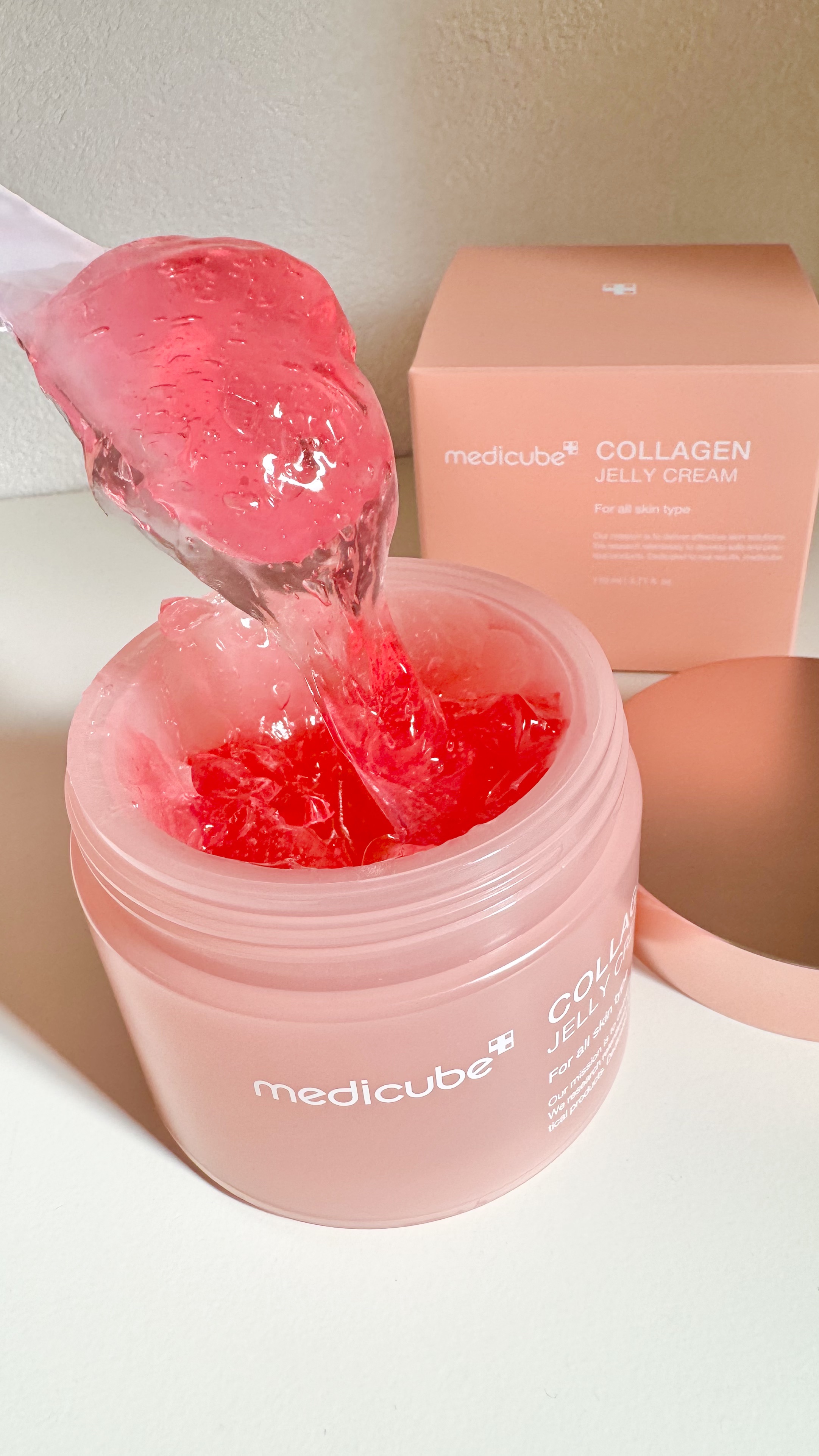 【新品未使用】medcubeメデイキューブ コラーゲン ジェルクリーム　x2 コラーゲンジェルクリーム、50ml（1.69液量オンス）