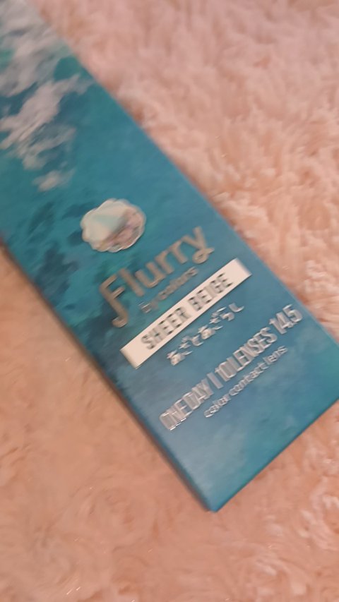 LIPSはカラコンも買えるから嬉しい💄
#Flurry_by_colors
#Flurry_by_colors_1day
#シアーベージュ
#あざとあざらし
#カラコン