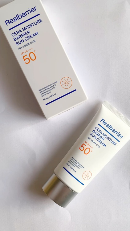 紫外線カットと同時に肌を水分で満たしてくれる‼️
スキンケア感覚のデイリー使いしやすい日焼け止めのご紹介だよ☀️

===============================

リアルバリア
アクアスージングサンクリーム

======