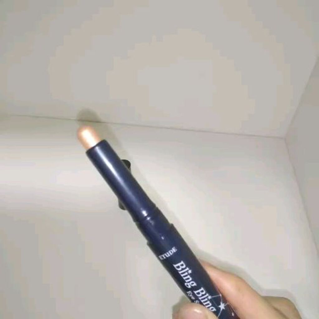 キラキラ アイシャドウ/ETUDE/スティックアイシャドウを使ったクチコミ（1枚目）