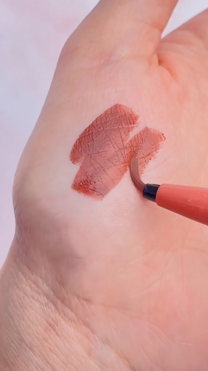 ベルベットライナー/LUMIURGLAS/リキッドアイライナーを使ったクチコミ（1枚目）