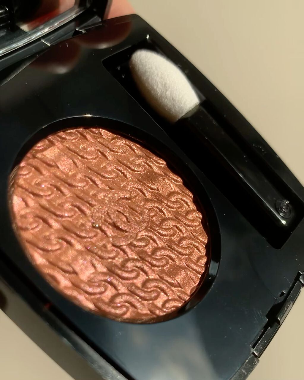 オンブル プルミエール プードゥル/CHANEL/単色アイシャドウを使ったクチコミ（2枚目）