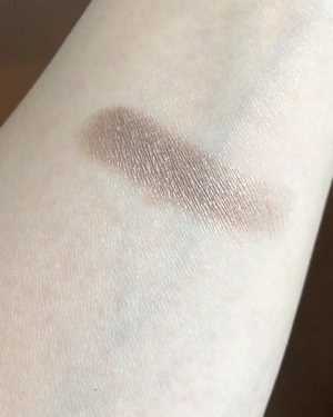 スモール アイシャドウ/M・A・C/単色アイシャドウの動画クチコミ1つ目