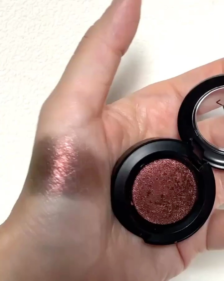 アイシャドウ シェードシフト クローム/M・A・C/単色アイシャドウの動画クチコミ3つ目