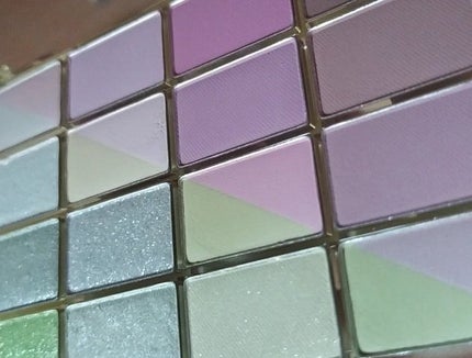 ソフトブラーリングアイパレット/wakemake/アイシャドウパレットの人気ショート動画