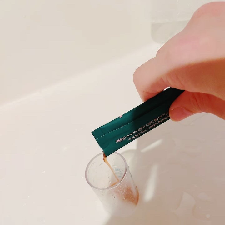 ヴィーガナリー低分子植物性コラーゲンブースターファーストショット/ダルバ/美容サプリメントを使ったクチコミ（2枚目）