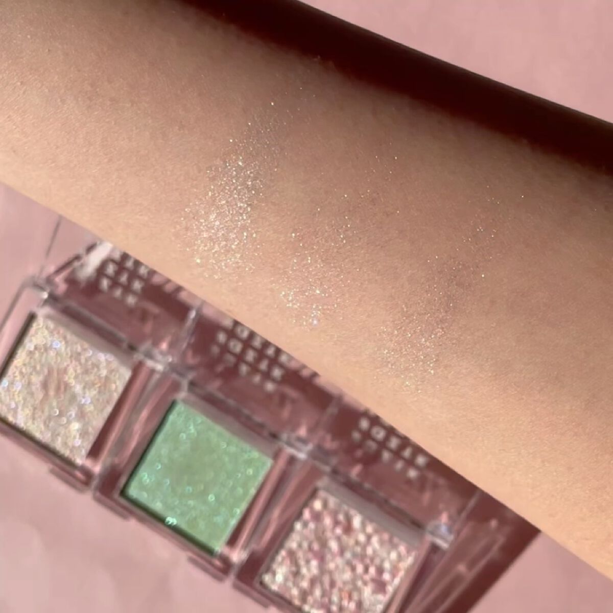 シングルアイシャドウ/aZTK/単色アイシャドウを使ったクチコミ（3枚目）