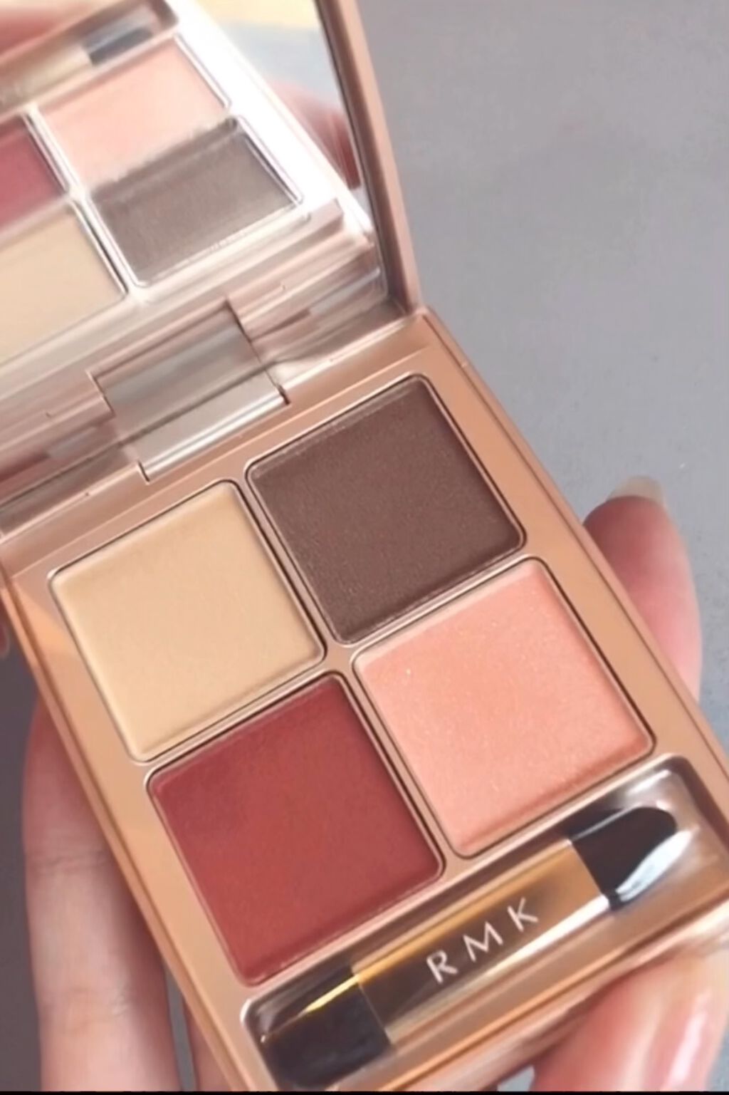  ローズウッドデイドリーム 4アイズ /RMK/アイシャドウパレットの動画クチコミ1つ目