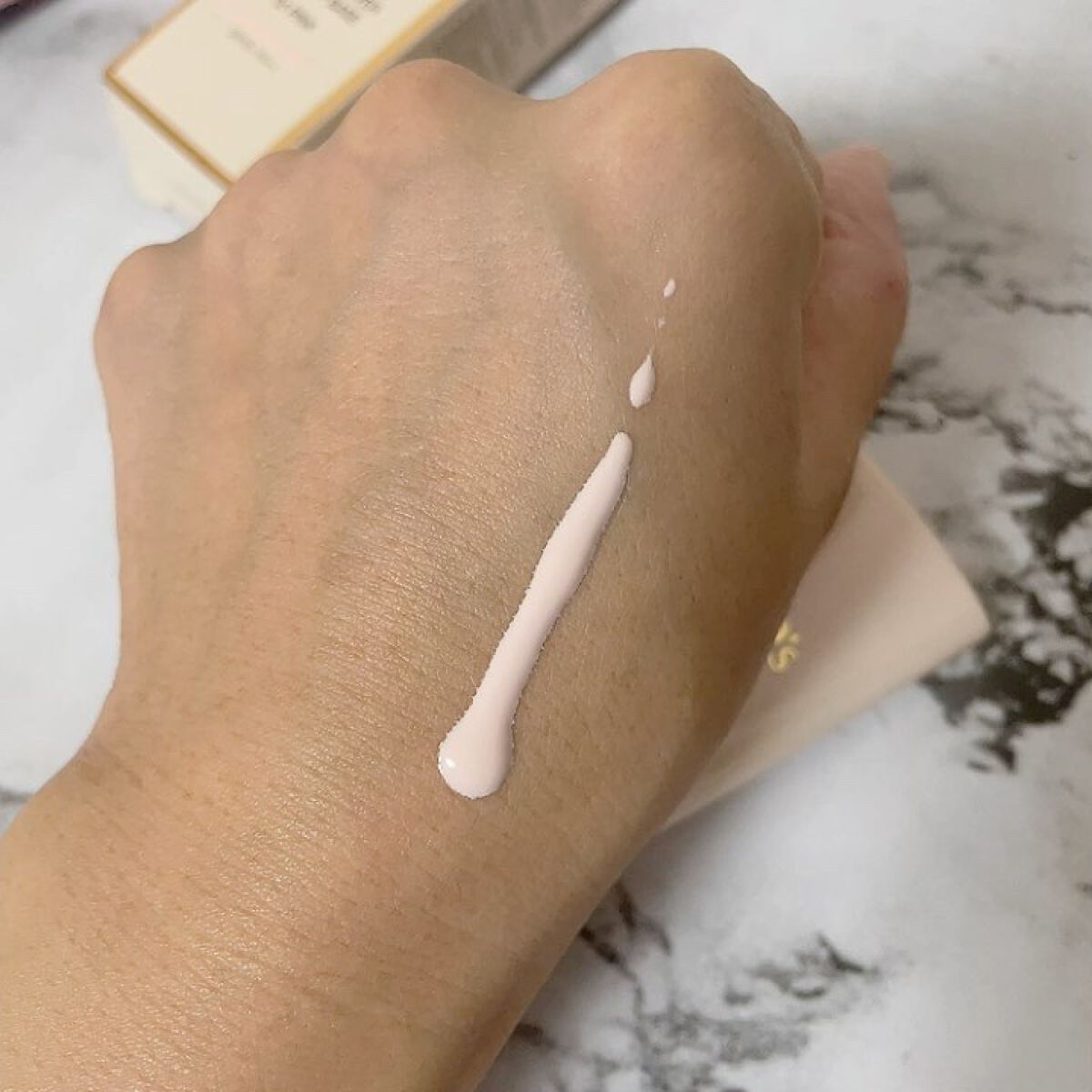 シグネチャーエッセンスカバー トーンアップベース/AGE20’s/化粧下地の動画クチコミ4つ目