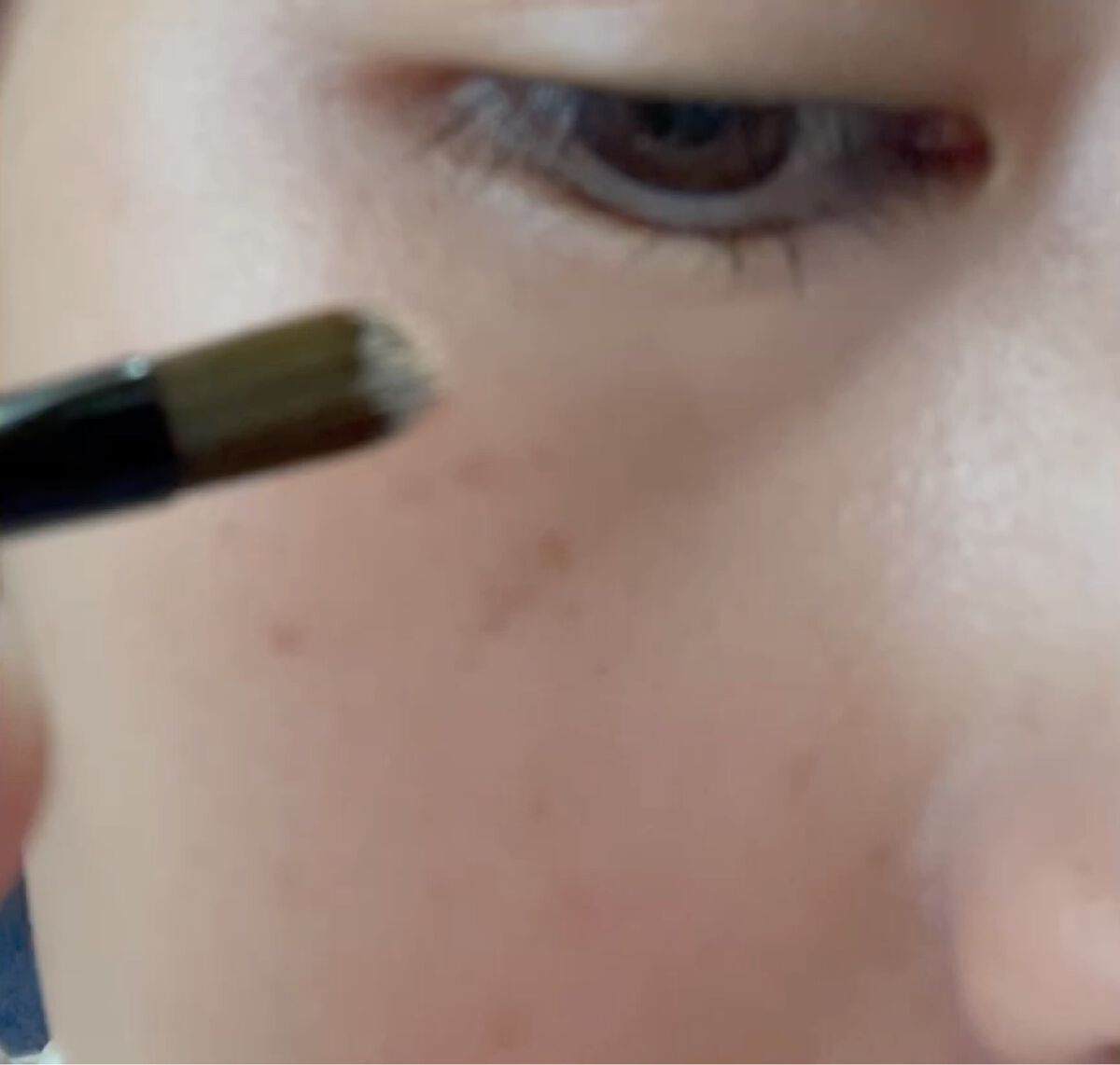 ミネラルエアリータッチファンデーション/エトヴォス/パウダーファンデーションの動画クチコミ5つ目