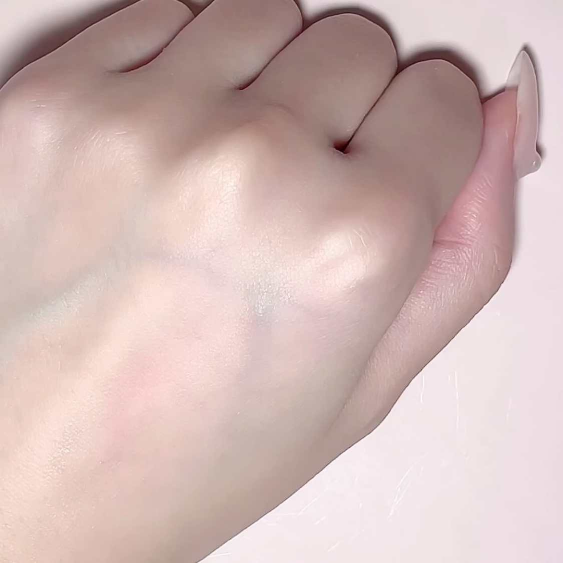 グロウイングカラーリップバーム/NOLAHOUR/口紅の動画クチコミ1つ目