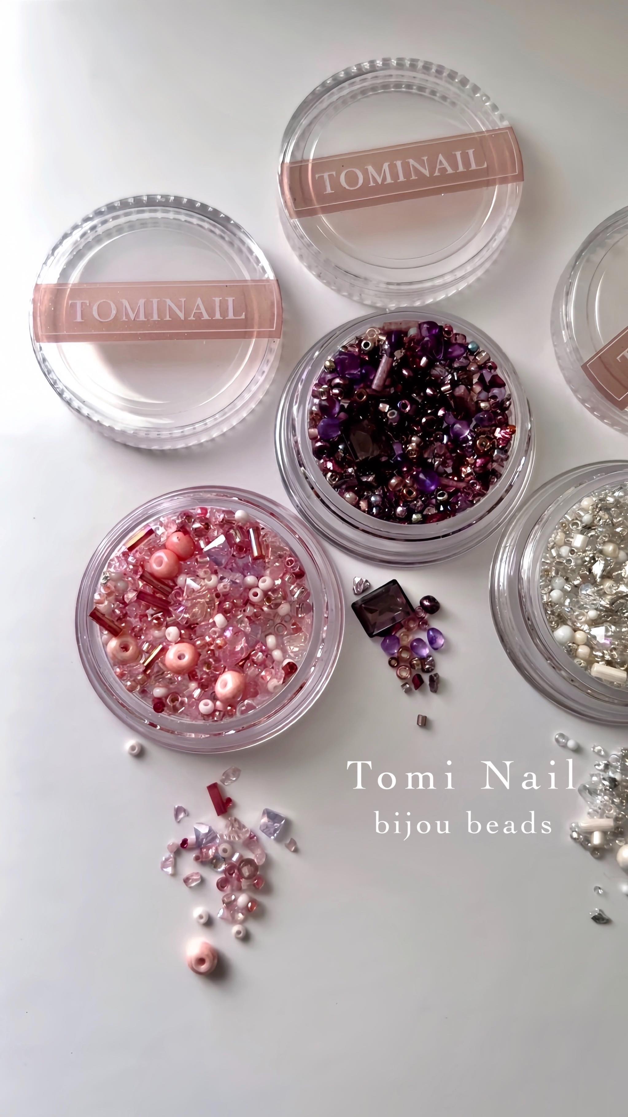 #クリスマスネイル,#ツリーネイル,#リースネイル,#冬ネイル,#ビーズネイル,#ビジューネイル,#埋め尽くしネイル,#スノードームネイル,#セルフネイル,#大人可愛いネイルのネイルデザイン