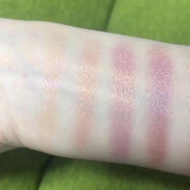 Pressed Powder Shadow /ColourPop/パウダーアイシャドウを使ったクチコミ（3枚目）