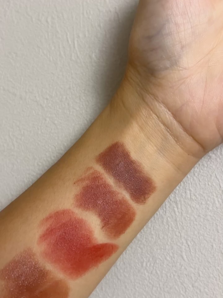 M・A・C ラスターガラス リップスティックのクチコミ「今回は大好きM.A.Cのリップ編💄✨
私はイエベなのであまりブルベの方は参考に
ならないかもし.....」（2枚目）