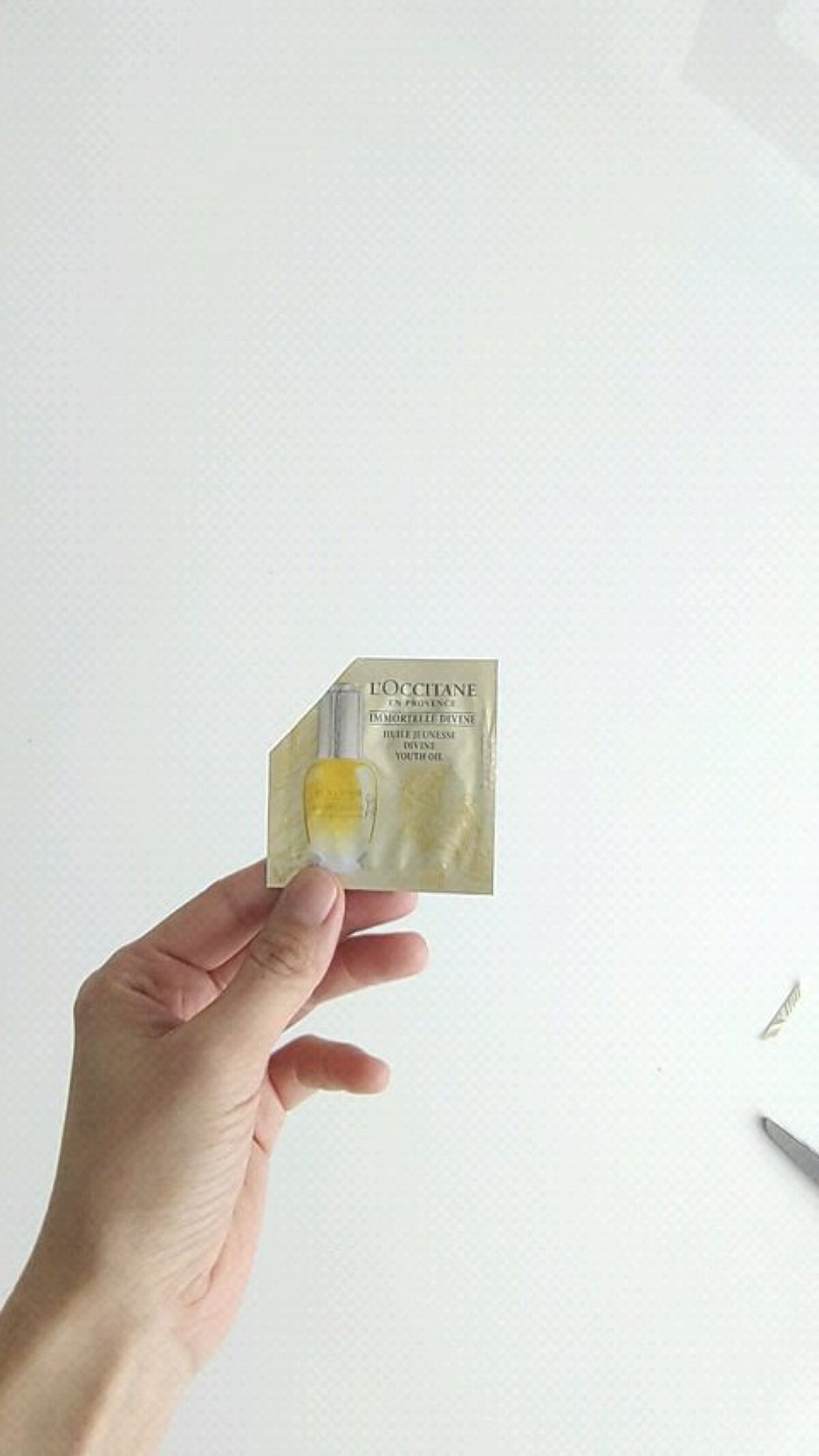 イモーテル ディヴァインインテンシヴオイル/L'OCCITANE/ブースター・導入液の動画クチコミ1つ目