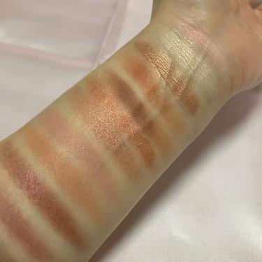 Give It To Me Straight/ColourPop/パウダーアイシャドウの動画クチコミ3つ目