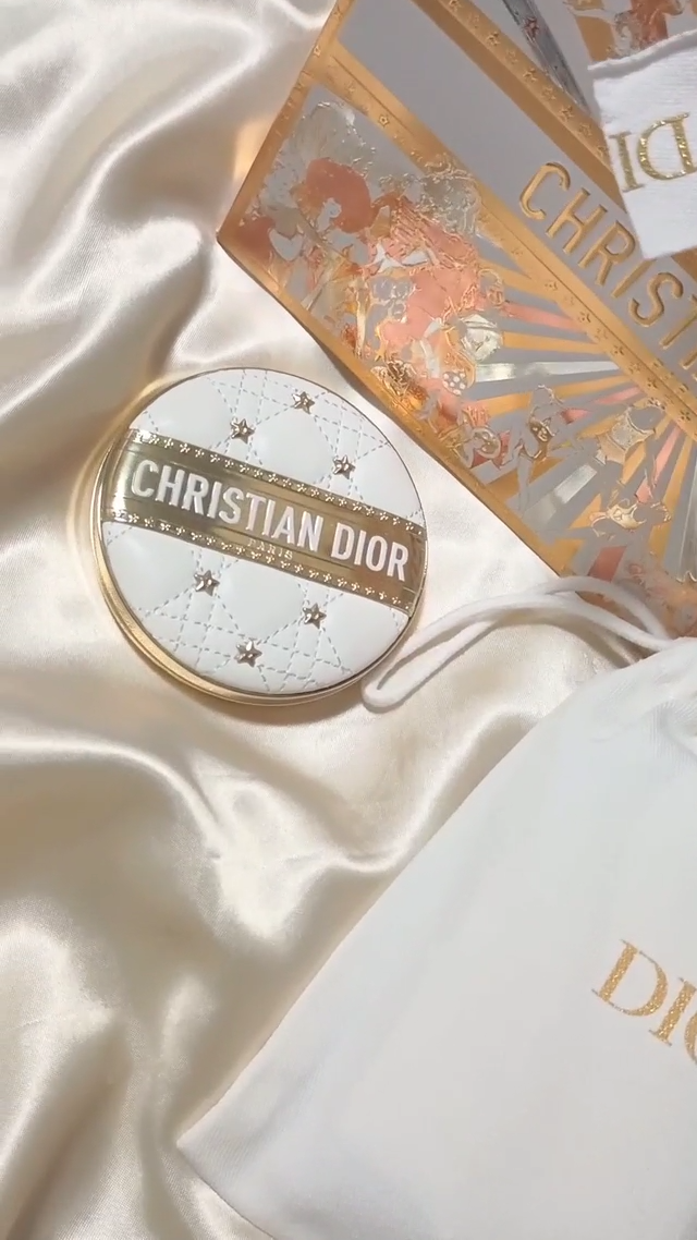 ディオールスキン フォーエヴァー グロウ ルミナイザー（ホリデーコレクション 2025 限定品）/Dior/メイクアップを使ったクチコミ（1枚目）