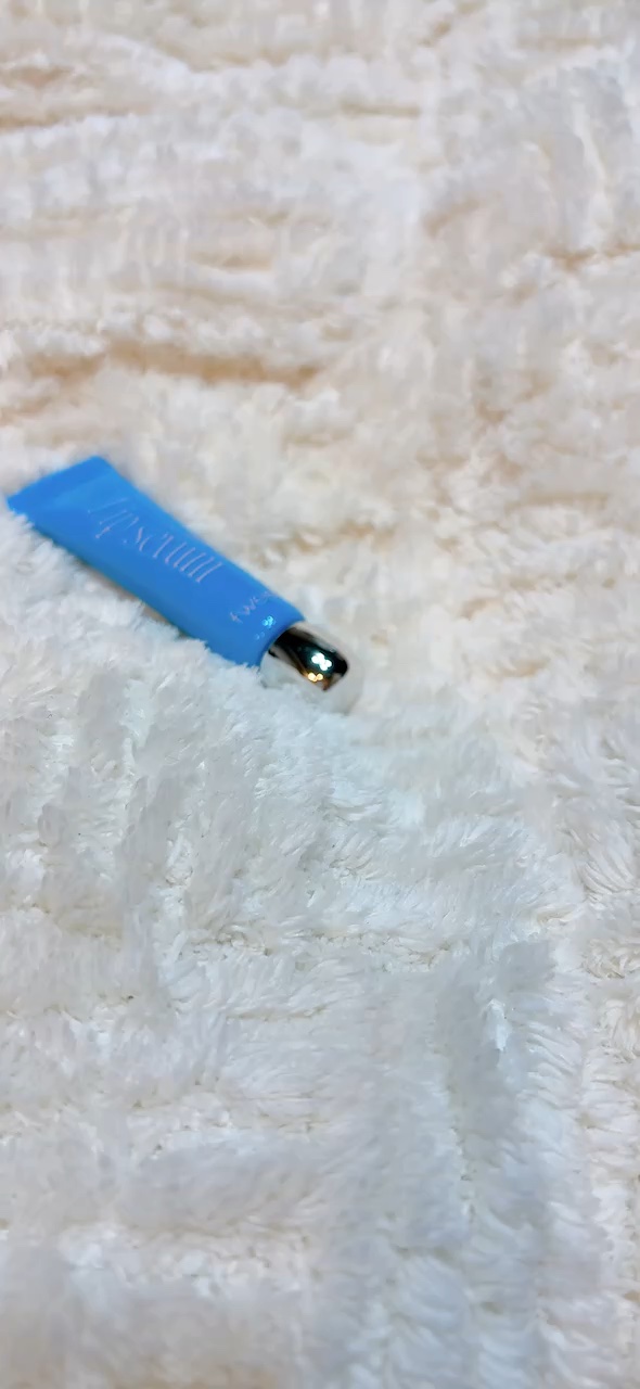 フィー ワンミニッツレディ リップセラム/fwee/リップ美容液の人気ショート動画