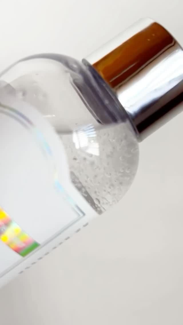 このシリーズ大好きです♡

トナーは初めて使ったけど使い心地◎
とろんとしてると見せかけてさっぱり！
重ね付けしたくなる🥹🩵

ビタミンEマスクは以前使い切って
今回2度目(または3回目)✌️
ぷるぷるの杏仁豆腐みたいなのよ🍨

ビタ