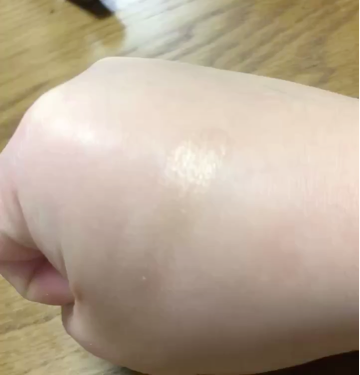 ブライトアップアイシャドウ/media/単色アイシャドウを使ったクチコミ（3枚目）