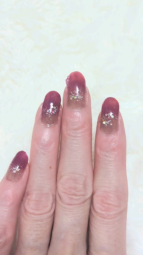 グリッタリーネイル/パラドゥ/マニキュアの人気ショート動画