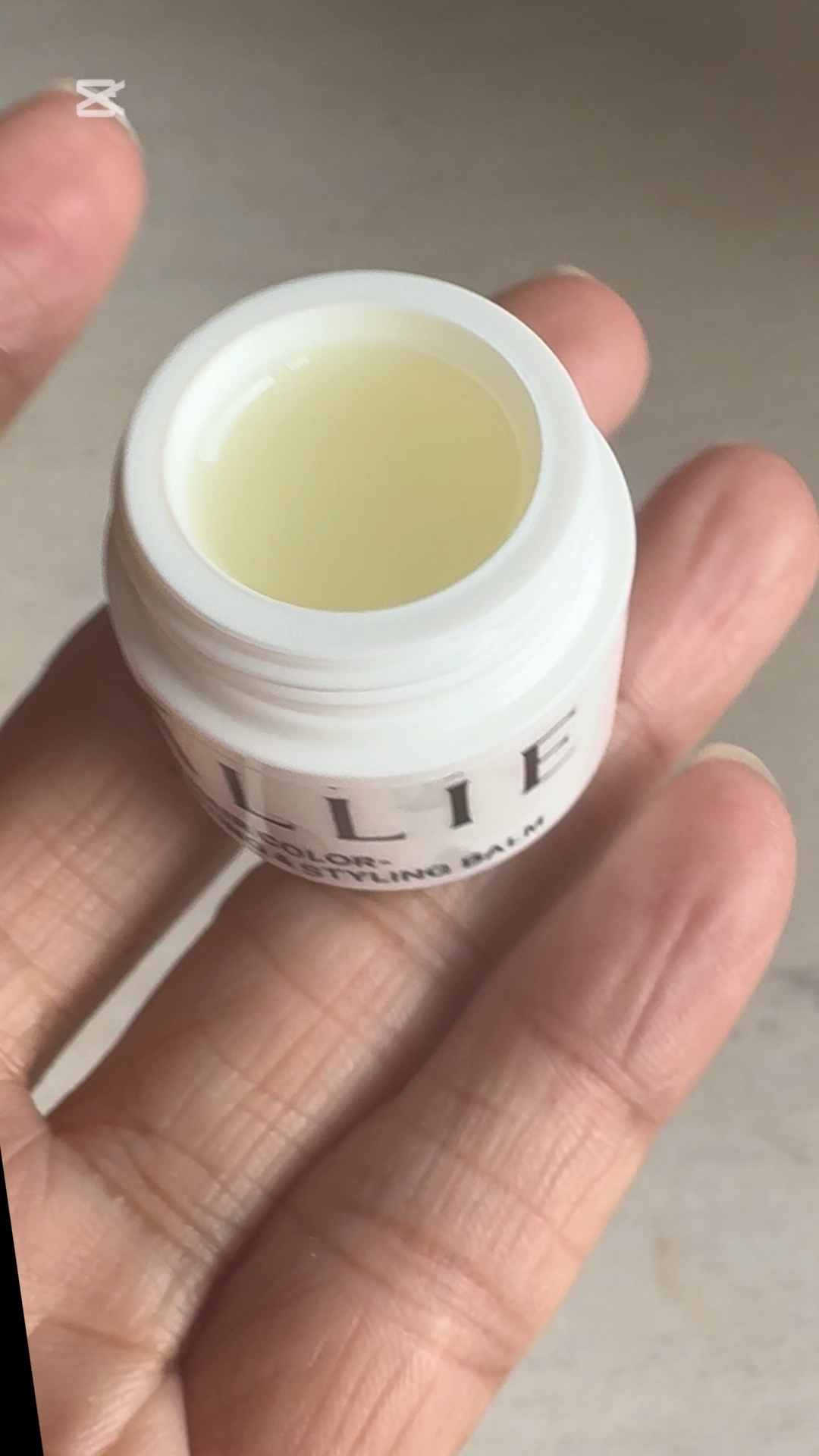 アリィー クロノビューティ UV ヘアカラーラスティング＆スタイリング バーム/アリィー/ヘアバームの人気ショート動画