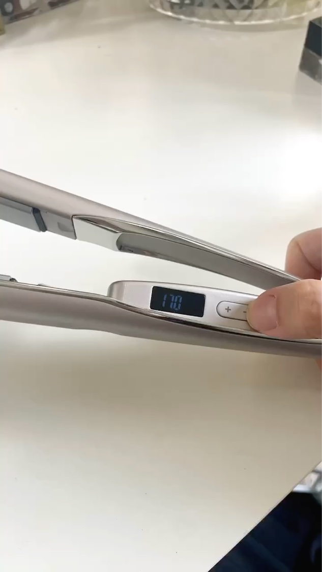 スムースケアアイロン/carelect/ストレートアイロンの動画クチコミ2つ目