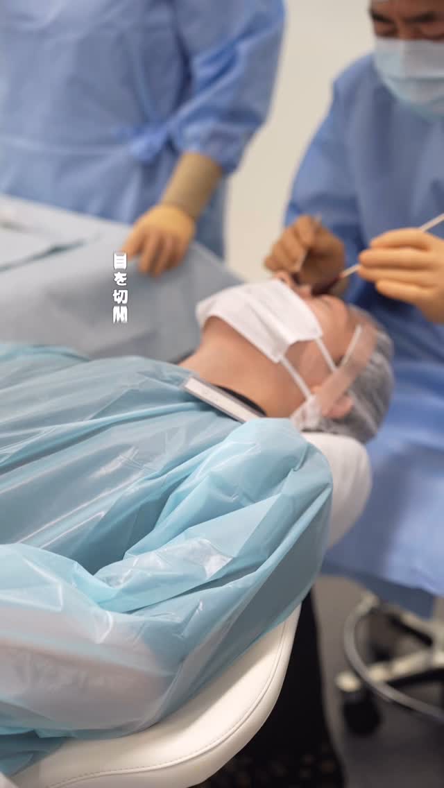 目を切開してしまいました…😇

両目の視力が悪くて、コンタクトは-5.00
もっと悪い方もたくさんいらっしゃるけど、コンタクト生活って結構効率悪いし、災害を考えるとかなり不安…
ってことで、アイクリニック東京で、目の中に特注のレンズを入れ