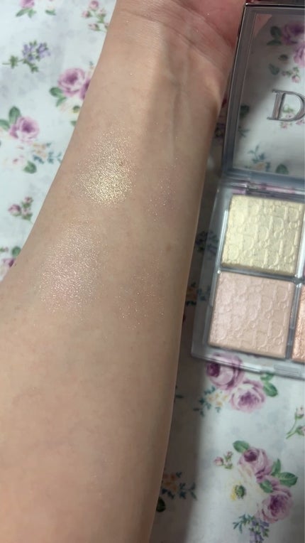 Dior ディオール バックステージ フェイス グロウ パレットのクチコミ「
大人気のハイライト。
使いこなせなくてしまいこんでたけど出してみた。
美しさはわかるのよ。.....」(2枚目)