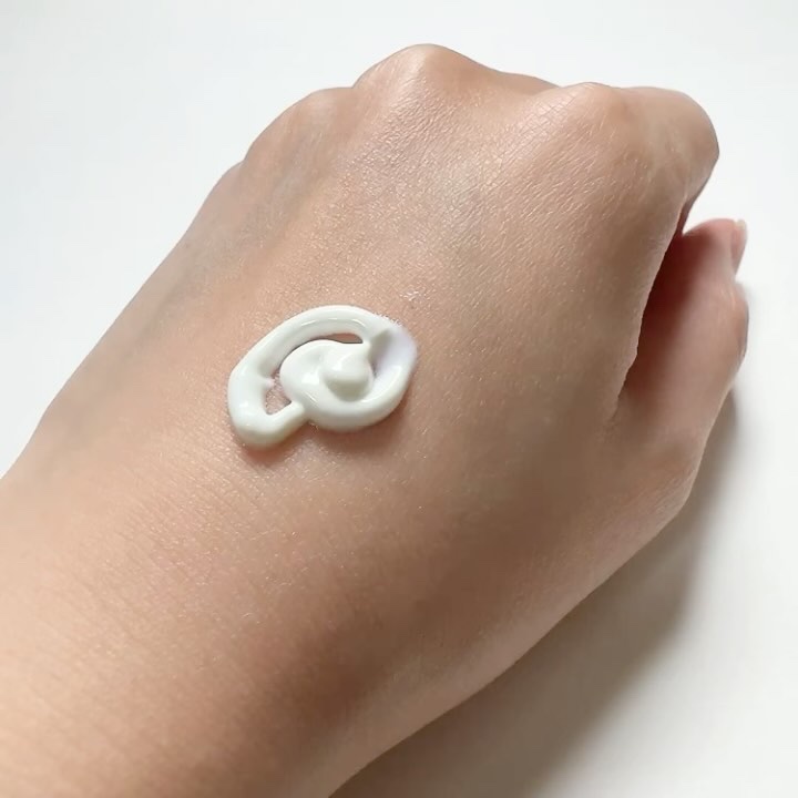 グロウキャビアサンクリーム(SPF 50+, PA+++) /SELEVE/日焼け止めクリームの動画クチコミ4つ目