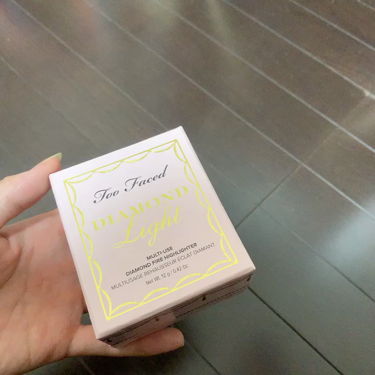 ダイヤモンドライト マルチユース ハイライター/Too Faced/ハイライトを使ったクチコミ（2枚目）