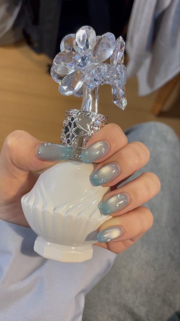 ジルスチュアート クリスタルブルーム サムシングピュアブルー  オードパルファン/JILL STUART/香水(レディース)の動画クチコミ4つ目