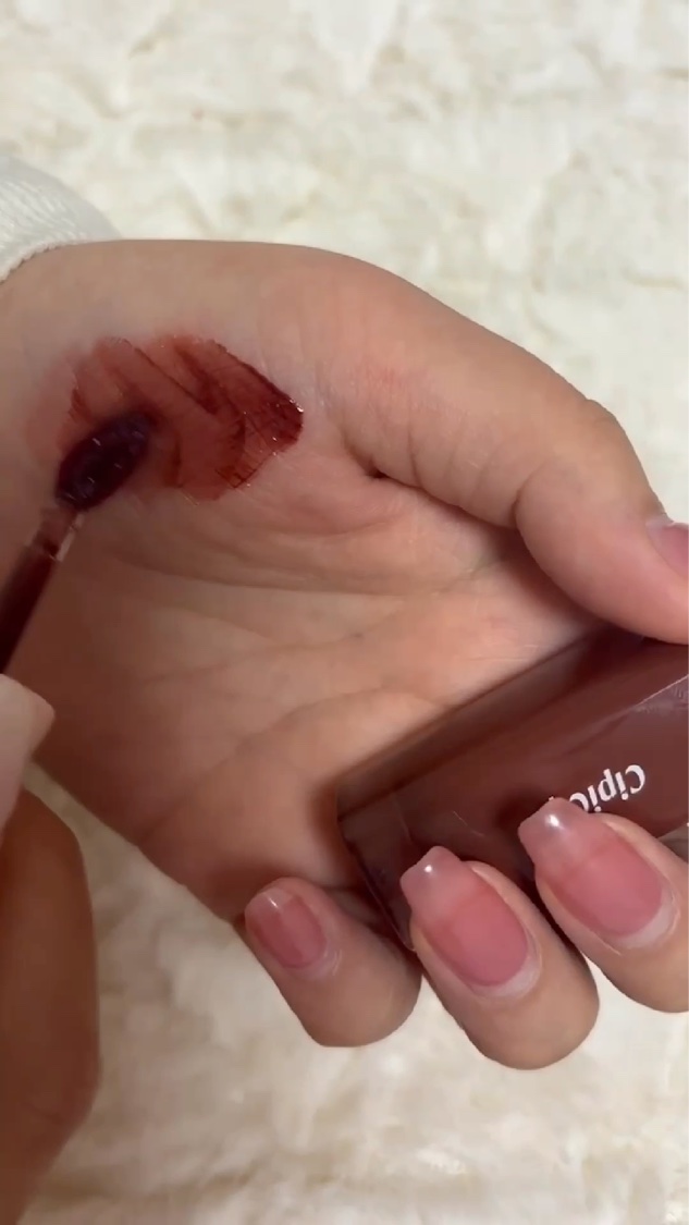 デューイフィルムティント/CipiCipi/リップティントの動画クチコミ5つ目