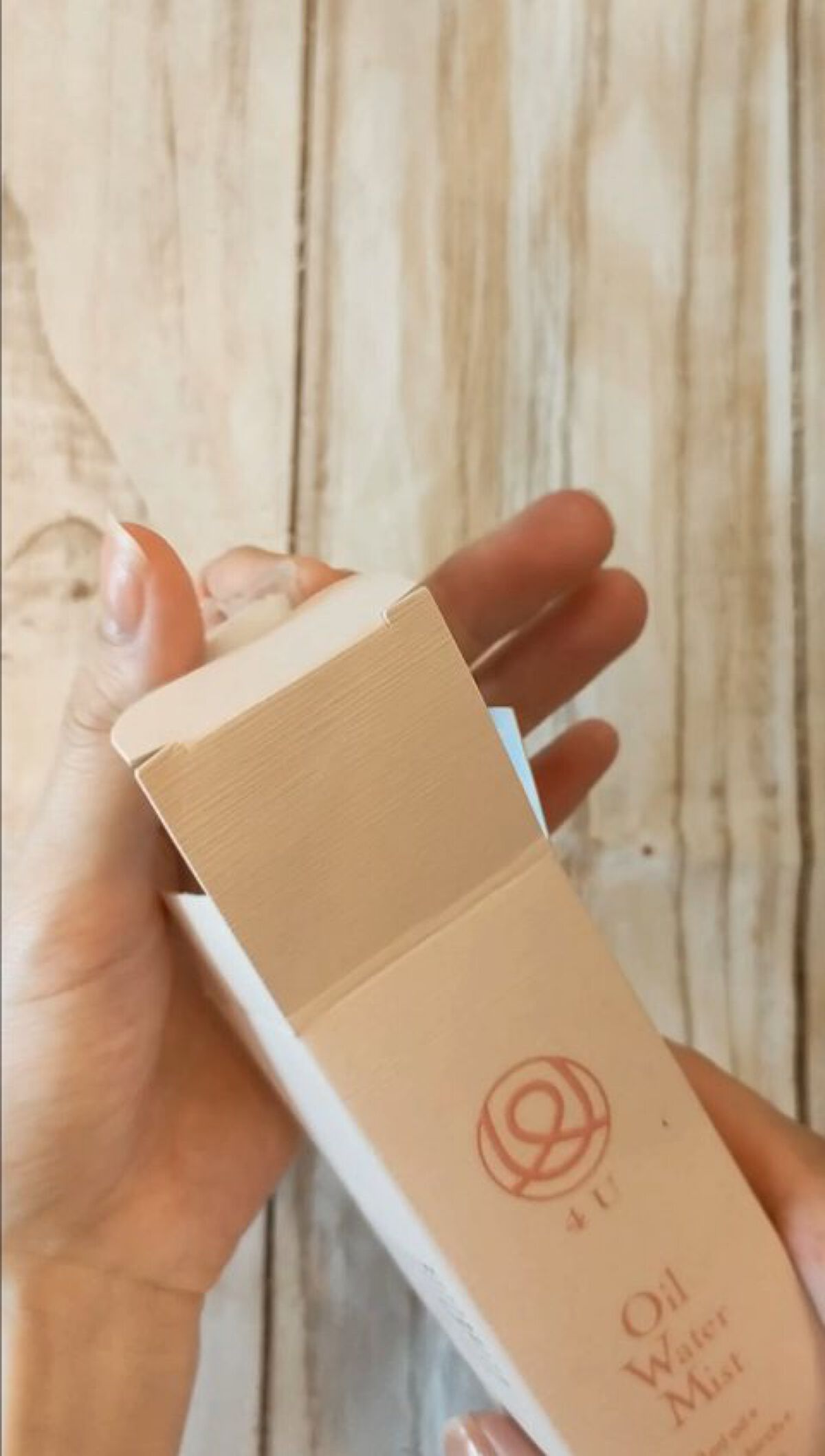 オイルウォーターミスト/4U/ヘアオイルの動画クチコミ3つ目