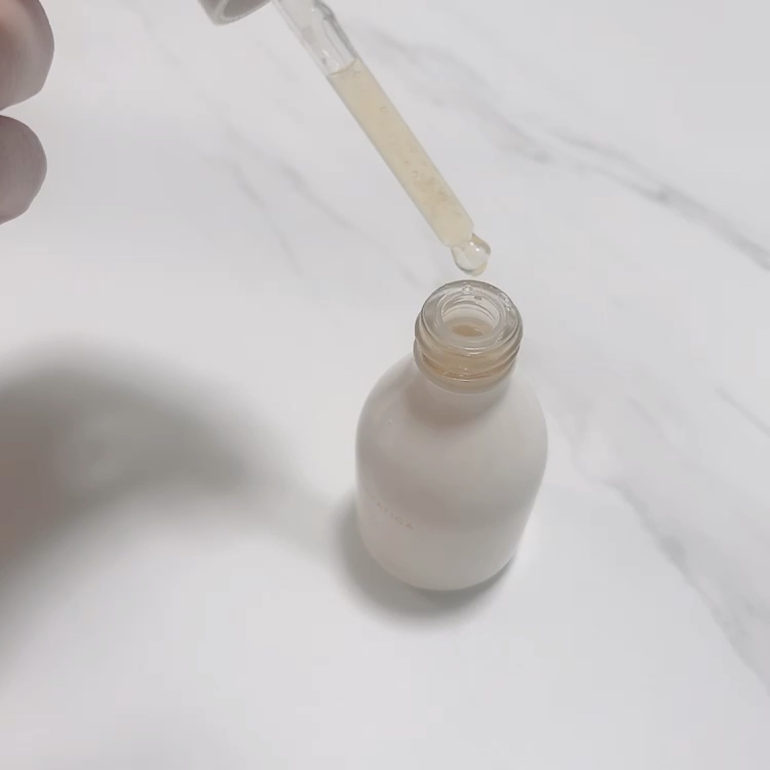 グロービタCトーニングセラム/AROMATICA/美容液を使ったクチコミ（2枚目）