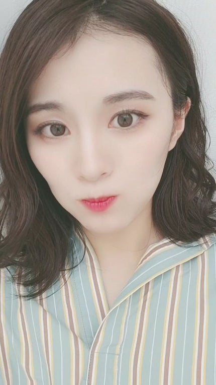 ソー フィアス! プリズマティック パレット/REVLON/アイシャドウパレットの人気ショート動画