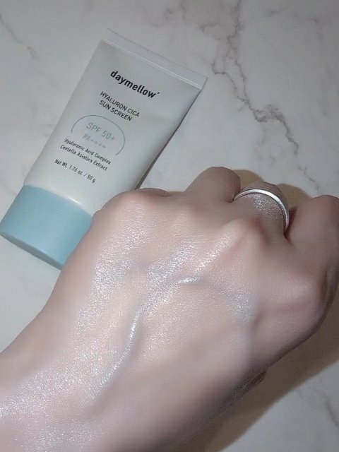 ヒアルロンシカサンスクリーン/daymellow’/日焼け止めクリームを使ったクチコミ（3枚目）